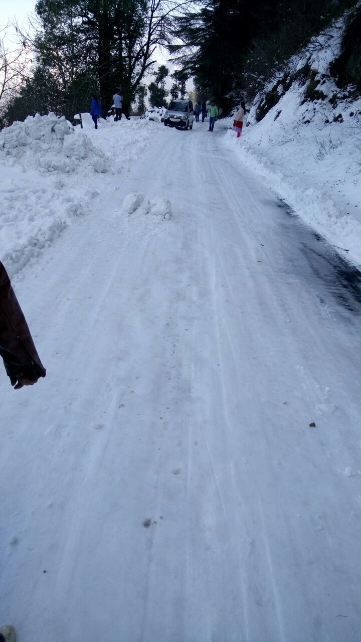 Photo of Snowy ride to Dhanaulti 12/33 by Raman Preet Singh Khurana