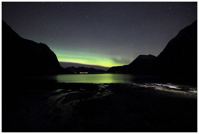 Photo of Chasing the Northern Lights - Norway 2/5 by Unventured