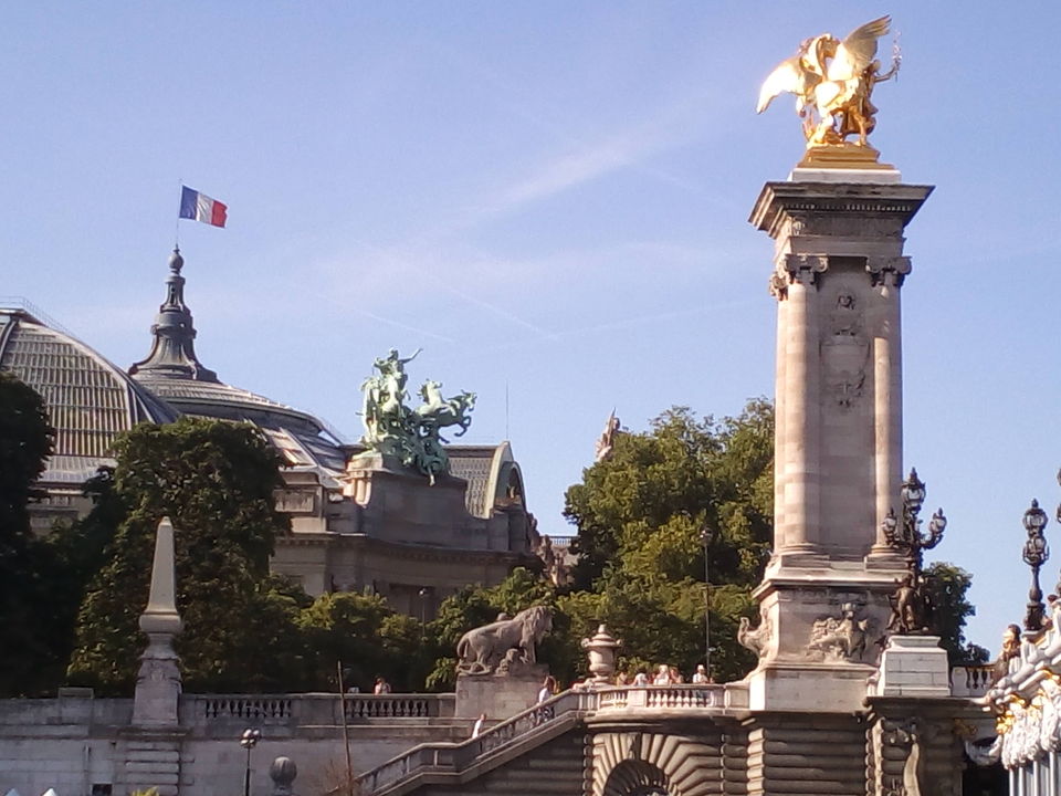 Photo of Seine-Port, France by niksi rane