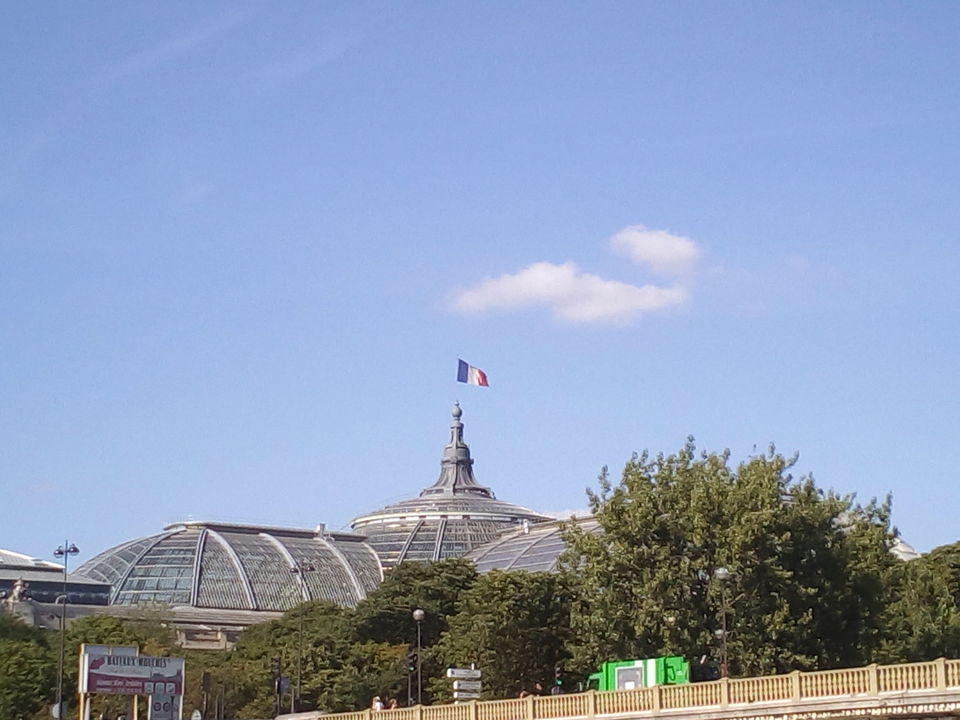 Photo of Seine-Port, France by niksi rane