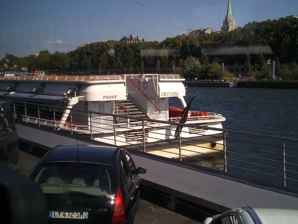 Photo of Seine-Port, France by niksi rane