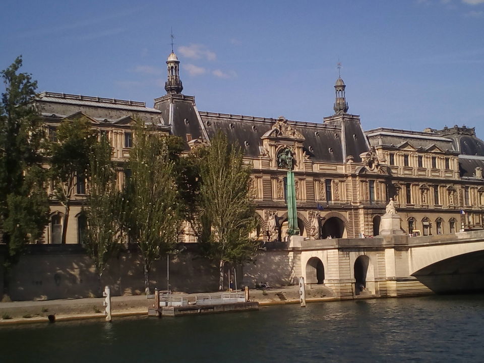 Photo of Seine-Port, France by niksi rane