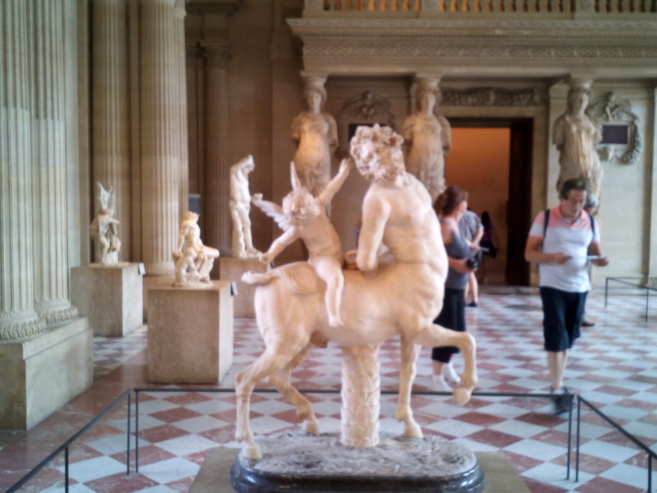 Photo of Louvre Museum, Paris, France by niksi rane