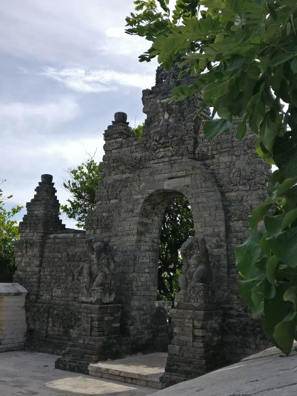Photo of Uluwatu Temple, Pecatu, Badung Regency, Bali, Indonesia by Supraja
