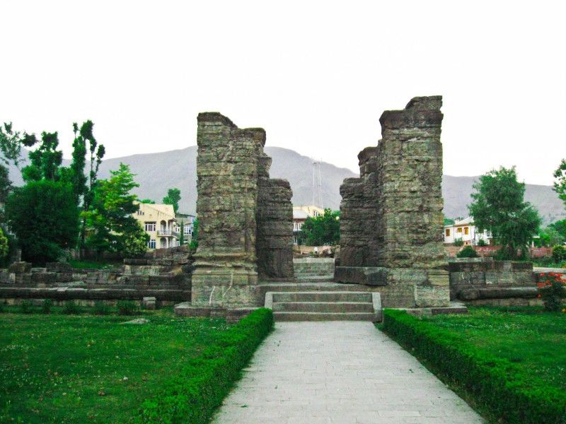 Photo of Kashmir Diary: Ruins of Ancient Temples of Awantipora by Bong Blogger