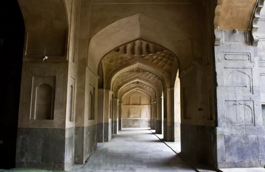 Photo of Kashmir Diary: Story of A Desecrate Mosque - Pathar Masjid by Bong Blogger
