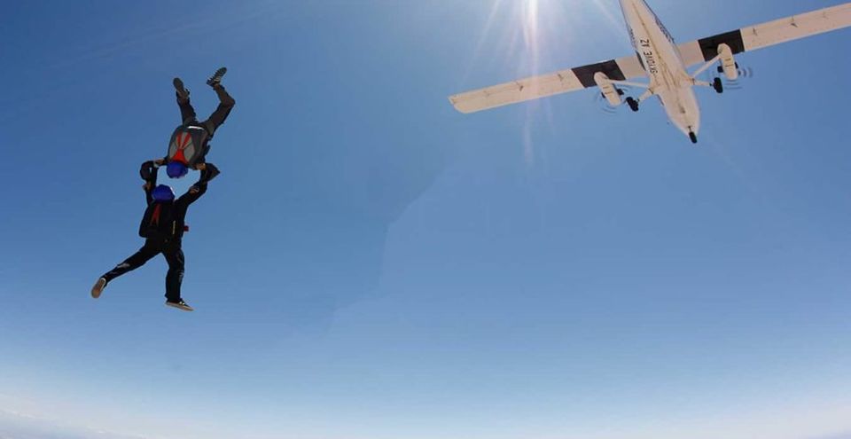 Photo of Skydiving Vs Paragliding: know the difference! 1/2 by Avilasha Sarmah