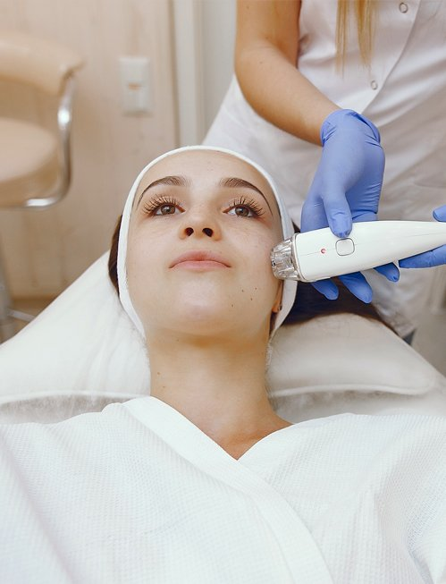 Photo of شد الجلد بالليزر: طريقك للحصول على بشرة مشدودة by Dynamic Clinic