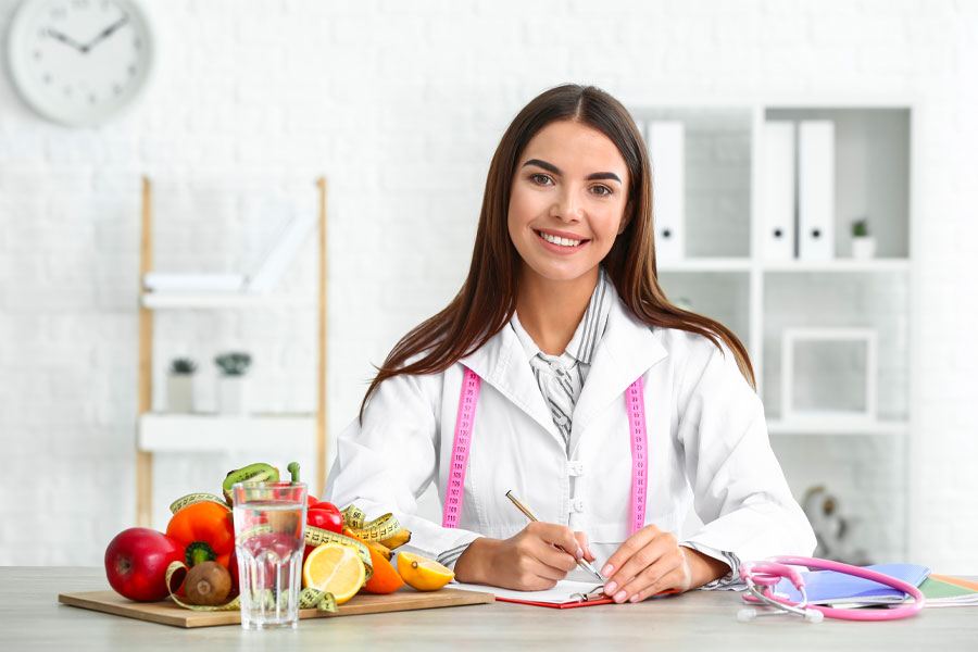 Photo of ما الذي يميز أخصائيي التغذية السريرية عن خبراء التغذية؟ by Dynamic Clinic
