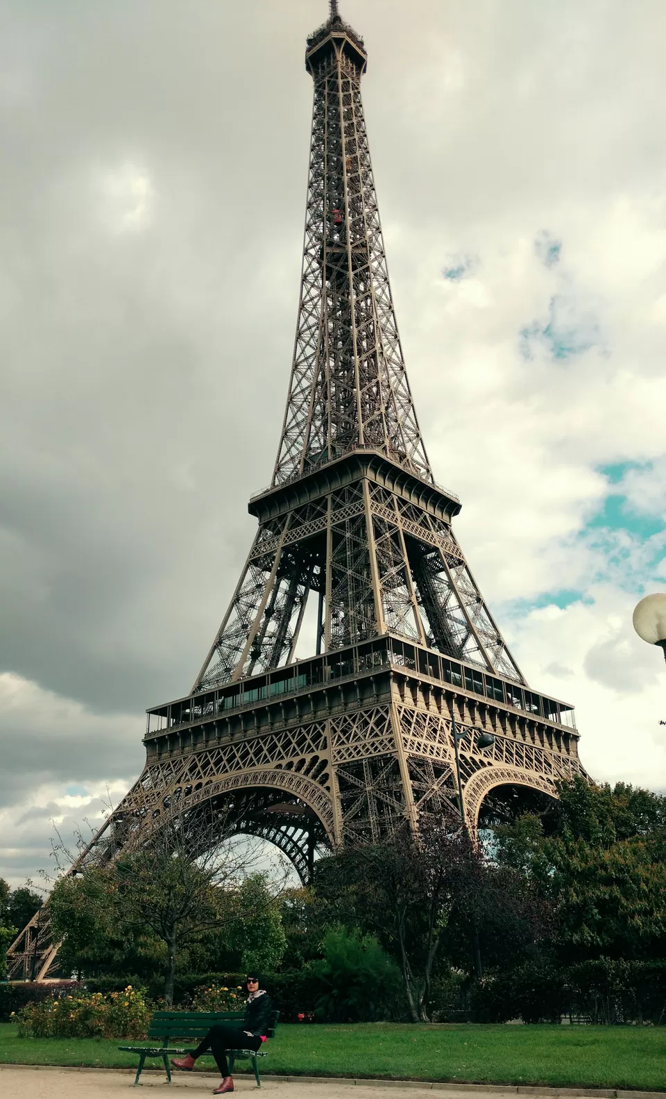 Photo of Eiffel Tower, Avenue Anatole France, Paris, France by Parul