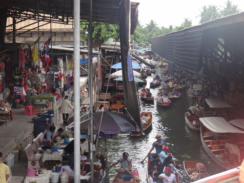 Photo of Damnoen Saduak Floating Market Damnoen Saduak Ratchaburi Thailand by Lets Head Out