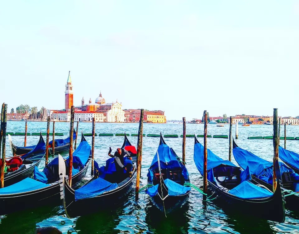 Photo of Marco Polo International Glass Art Gallery, Calle Frezzeria, Venice, Metropolitan City of Venice, Italy by Lakshmi Shuklla