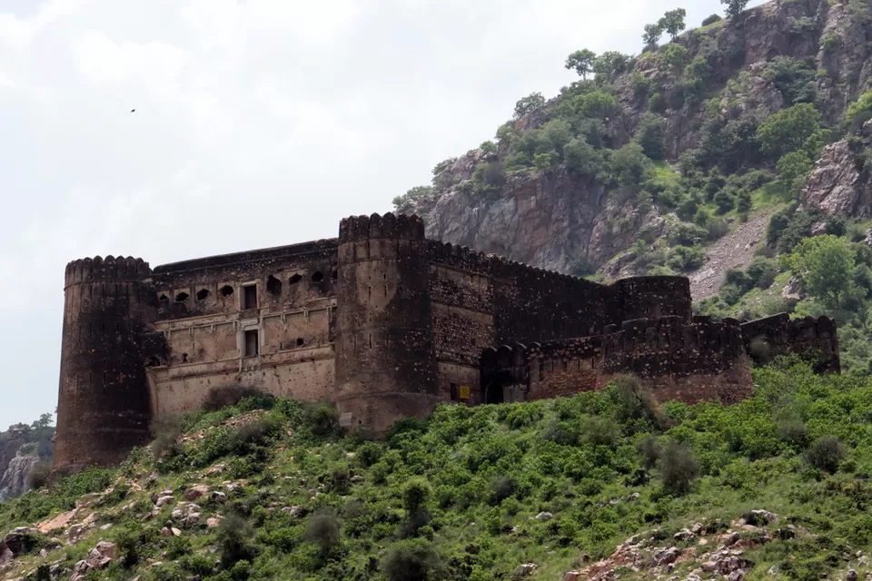 Photo of Bhangarh Fort, Bhangarh, Rajasthan 301410, India by Zinnia Sengupta