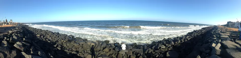 Photo of Rock Beach, White Town, Puducherry, India by Vimal Kumar