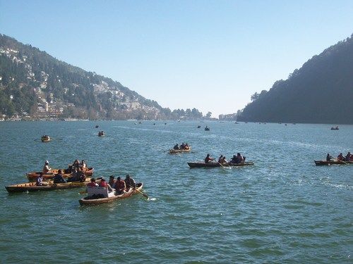 Photo of Naini Lake, Ayarpatta, Nainital, Uttarakhand, India by Mrittika Paul