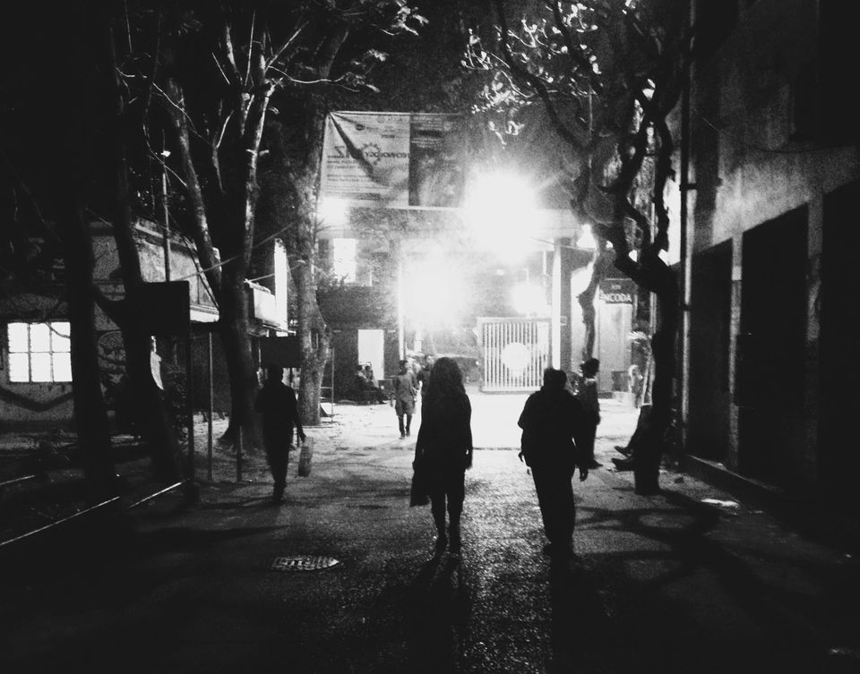 Photo of Folks on The Road : Calcutta in Monochrome 7/34 by Paushali Majumder