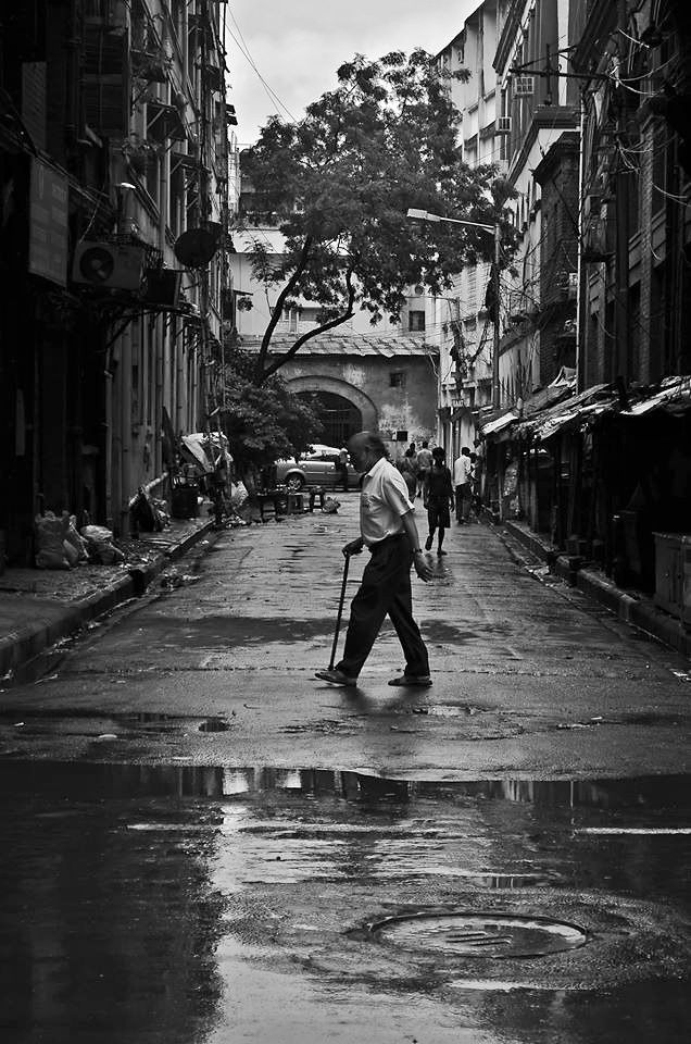 Photo of Folks on The Road : Calcutta in Monochrome 11/34 by Paushali Majumder