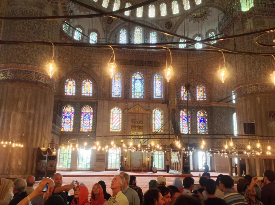 Photo of Sultanahmet Cami, Torun Sokak, İstanbul, Türkiye by Erol Utgun