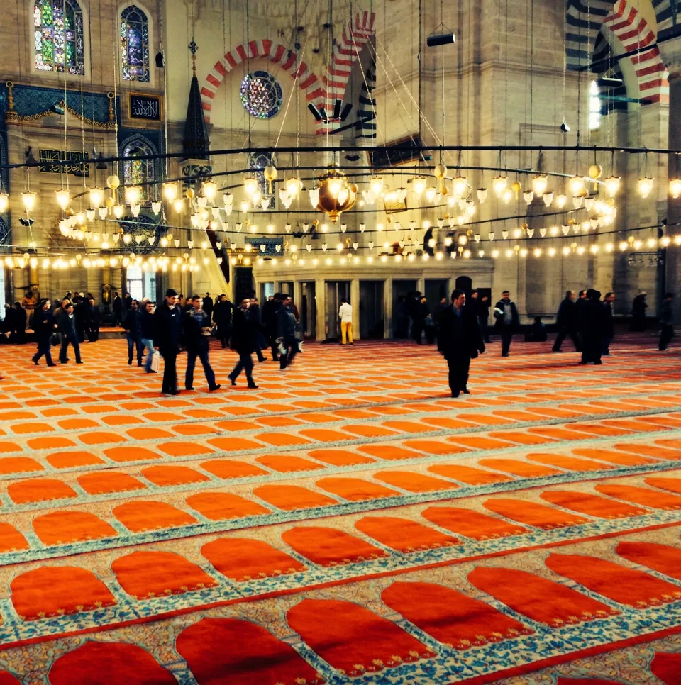 Photo of Sultanahmet Cami, Torun Sokak, İstanbul, Türkiye by Erol Utgun