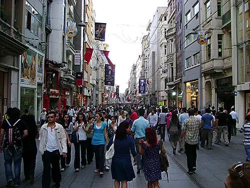 Photo of İstiklal Avenue, Istanbul, Turkey by Erol Utgun