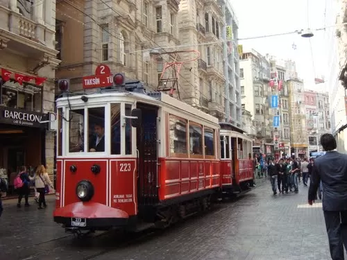 Photo of İstiklal Avenue, Istanbul, Turkey by Erol Utgun
