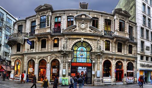 Photo of İstiklal Avenue, Istanbul, Turkey by Erol Utgun