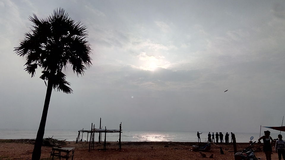Photo of Auro Beach, Bommayapalayam, Tamil Nadu, India by gouri basak