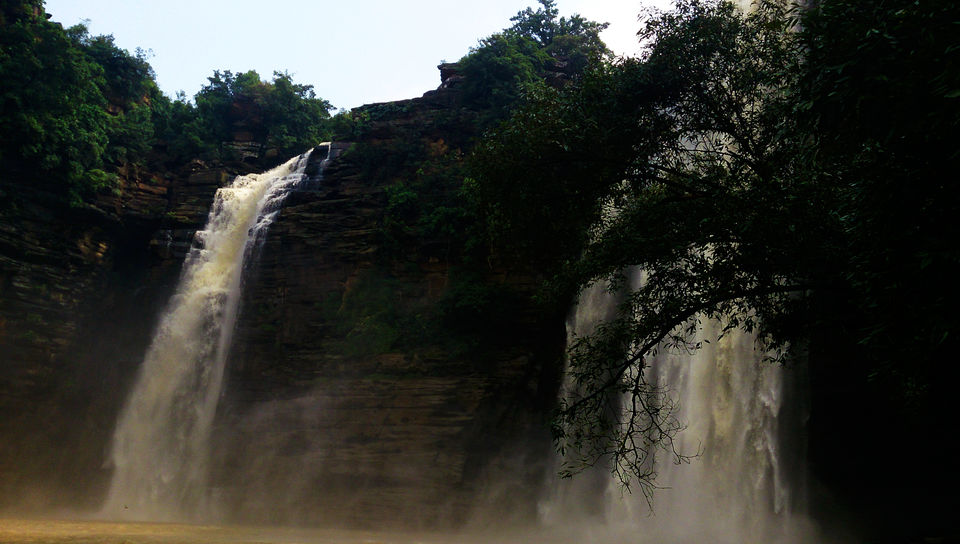 Photo of Lakhaniya Dari - A breathtaking waterfall near the spiritual capital of India, Varanasi 5/17 by Gautam Raj