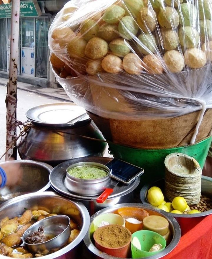 Photo of Open Letter by a Living Local for Travellers: Kolkata 16/21 by Shinjini Majumder