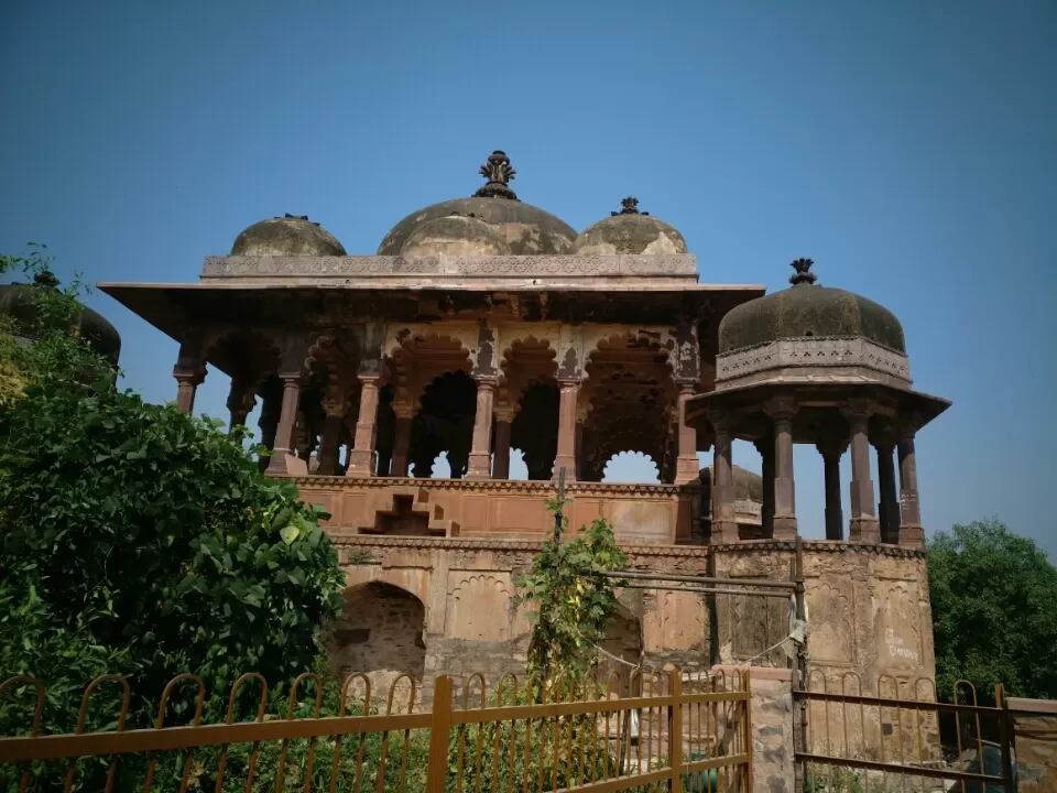Photo of Ranthambore Fort Road, Ranthambhore Fort, Rajasthan, India by Koustav Biswas