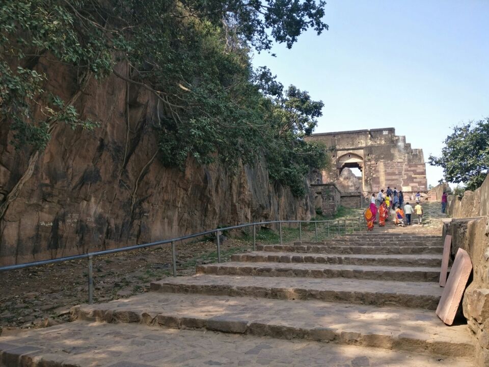 Photo of Ranthambore Fort Road, Ranthambhore Fort, Rajasthan, India by Koustav Biswas