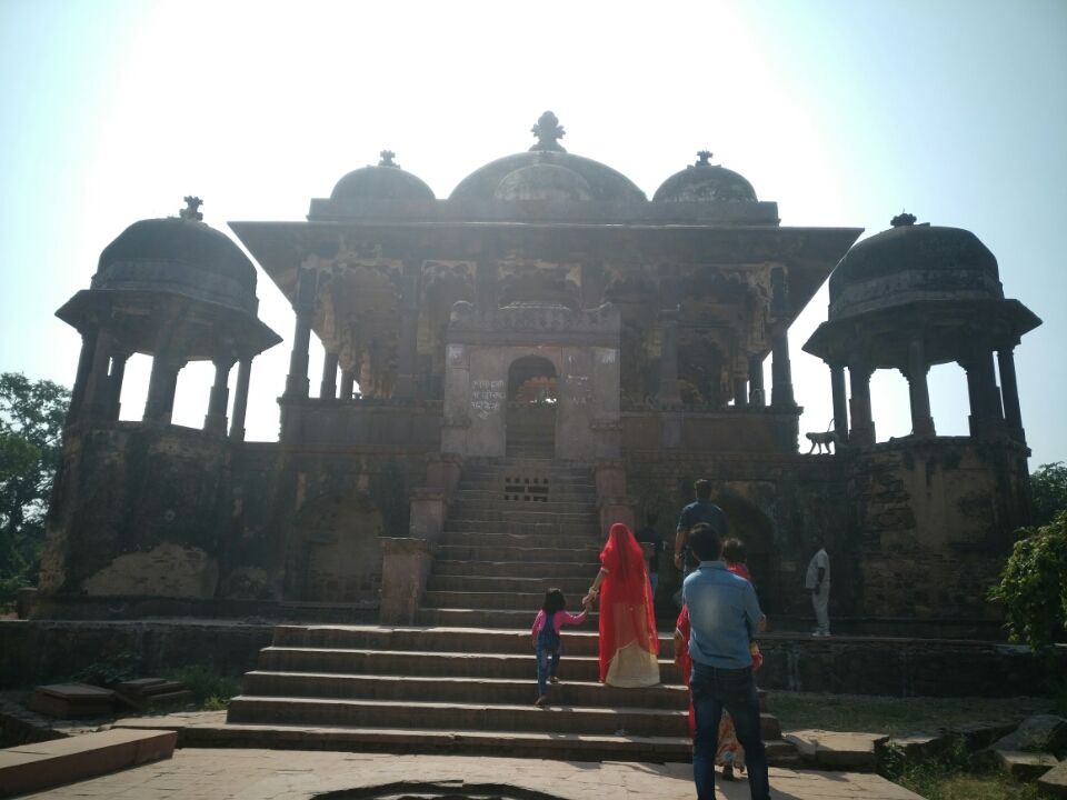 Photo of Ranthambore Fort Road, Ranthambhore Fort, Rajasthan, India by Koustav Biswas