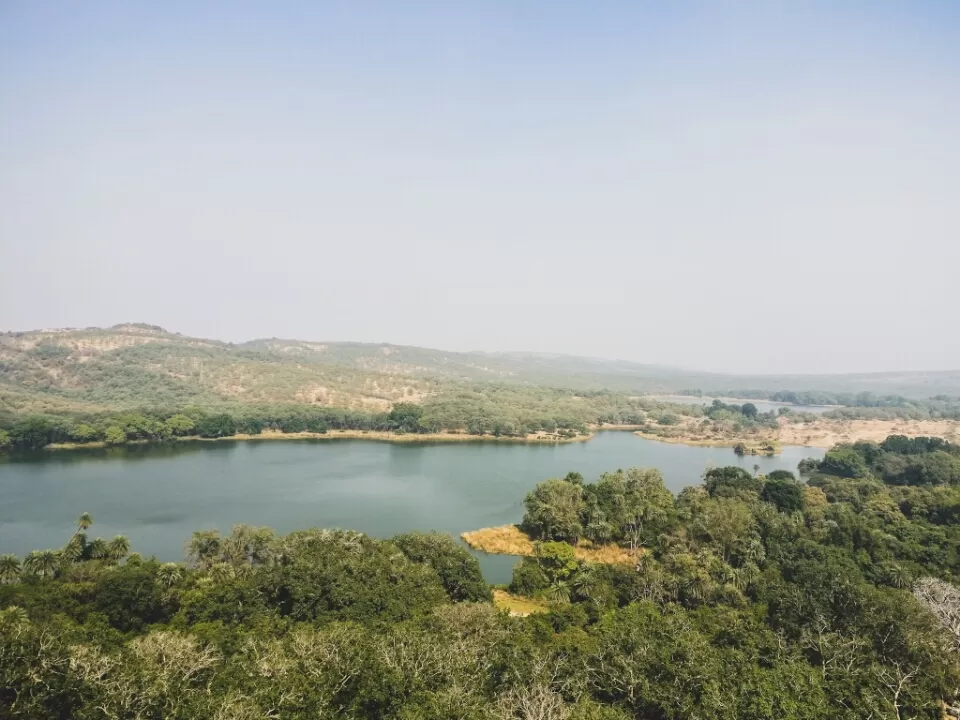 Photo of Ranthambore Fort Road, Ranthambhore Fort, Rajasthan, India by Koustav Biswas