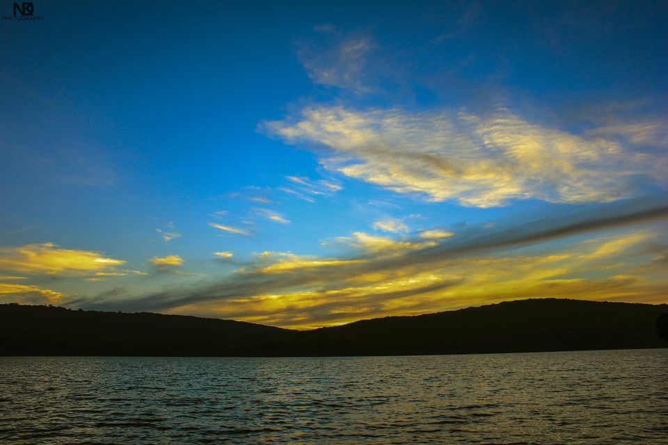 Photo of The Changing shades of sky at KAAS-LAKE !!!!! by Nikunj Khorava