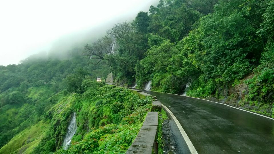 Photo of Amboli Water Falls, Parpoli, Maharashtra by Saurabh Prasad