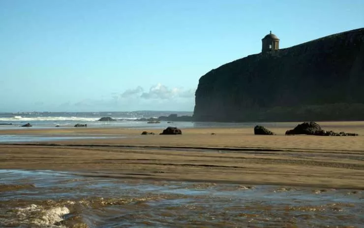 Photo of Northern Ireland, UK by Travelpoppers