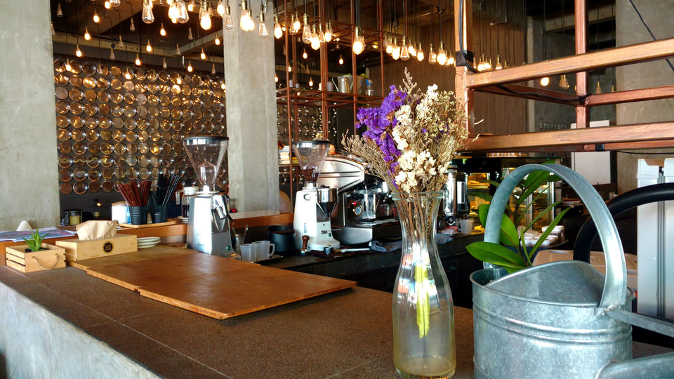 Photo of The Luxury Of This Uber Cool Hostel In Bangkok Is Available For Just Rs 1000 8/17 by MissDoLittle a.k.a Khushbu Jhaveri
