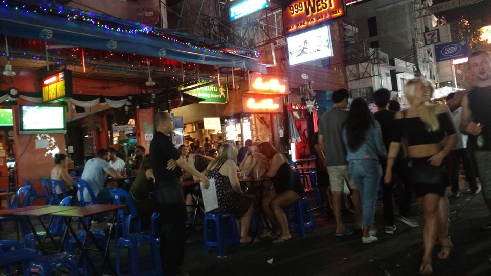 Photo of The Luxury Of This Uber Cool Hostel In Bangkok Is Available For Just Rs 1000 16/17 by MissDoLittle a.k.a Khushbu Jhaveri