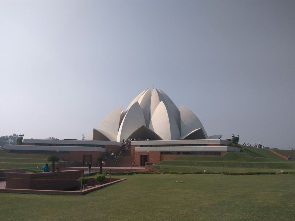 Photo of Lotus Temple Road, Block 9, New Delhi, Delhi, India by Harshit Doshi