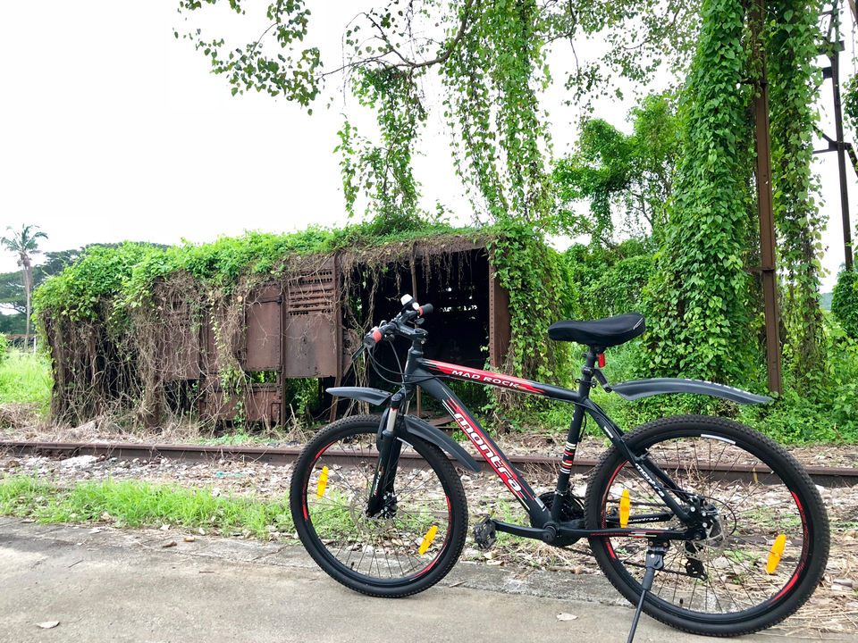 Photo of Kochi Port, Willingdon Island, Kochi, Kerala, India by Ravi (Man On Wheels)