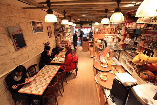 Photo of Coquelicot, Rue des Abbesses, Paris, France by Himani Khatreja