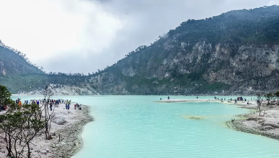 Photo of Kawah Putih, Sugihmukti, Bandung, West Java, Indonesia by Himani Khatreja