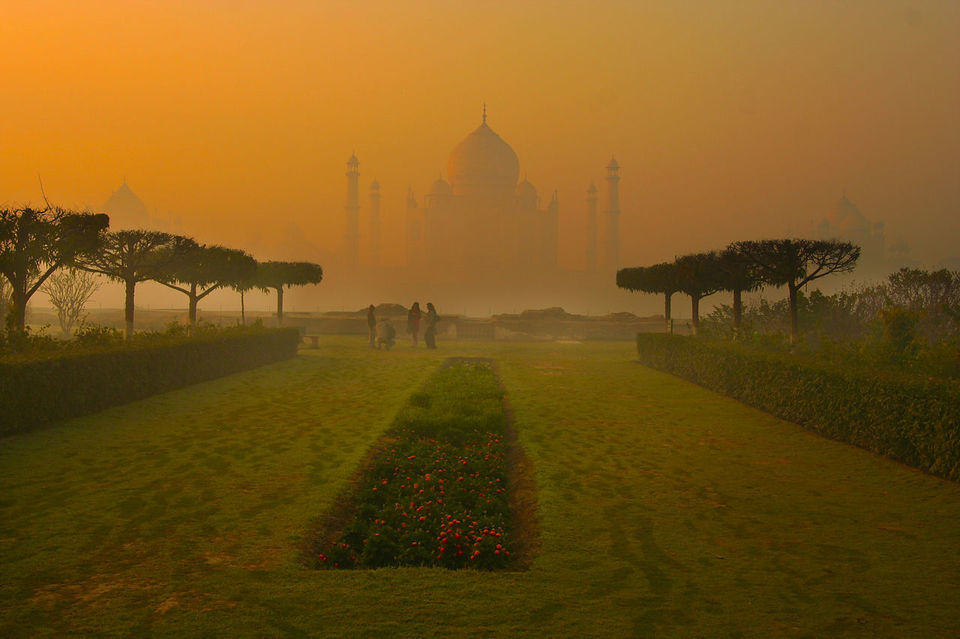 Photo of Mehtab Bagh, Agra, Uttar Pradesh, India by Sreshti Verma