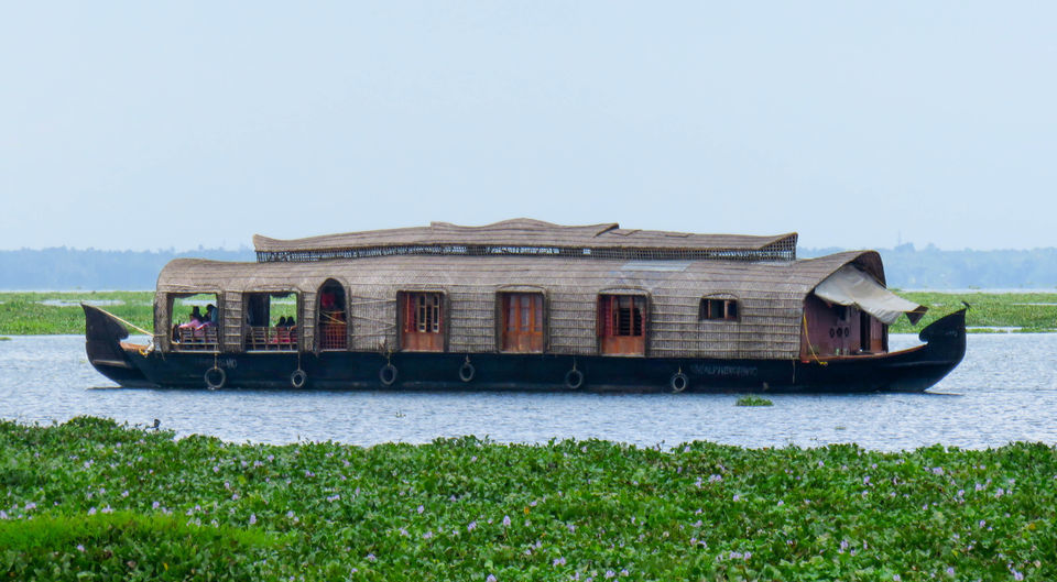 Photo of Floating on the serene backwaters of Kerala! by Deepa Subramanian