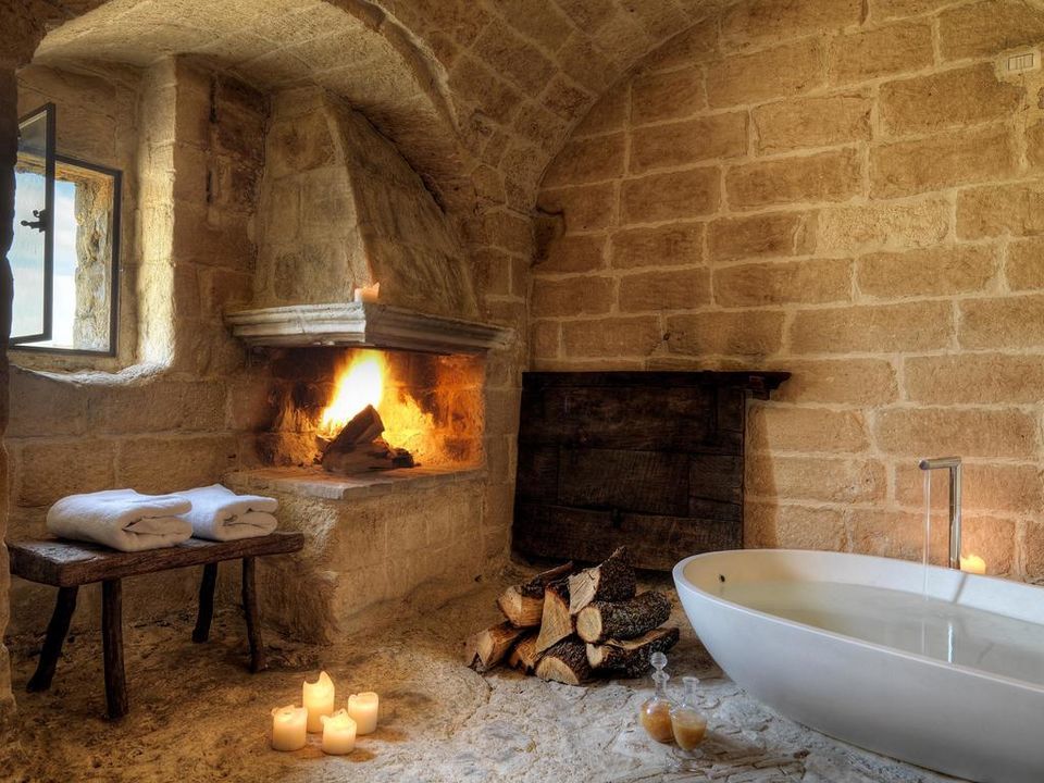 Photo of There Is Cosy Hotel Inside An Ancient Cave In Italy And Who Better To Go There With Than Your Lover? by Pallavi Paul