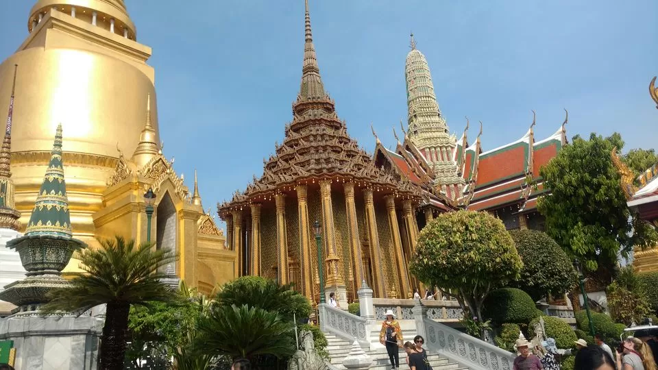 Photo of Khao San Alley Bangkok Thailand by MissDoLittle a.k.a Khushbu Jhaveri