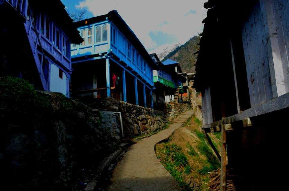 Photo of kheerganga Trek Milestone 1, Sosan, Himachal Pradesh, India by Apoorv Ahlawat