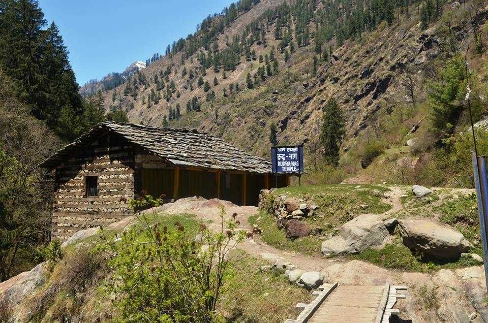 Photo of kheerganga Trek Milestone 1, Sosan, Himachal Pradesh, India by Apoorv Ahlawat