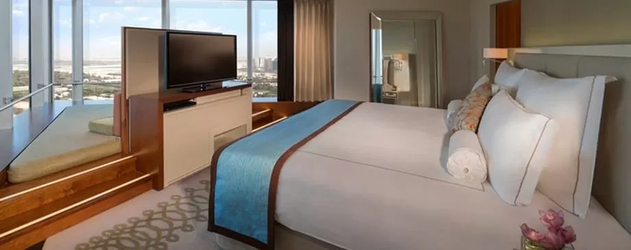 Photo of Jumeirah Emirates Towers Hotel - Trade Centre - Dubai - United Arab Emirates by Himani Khatreja