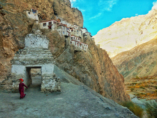 Photo of Phugtal Gompa by S S (Saurabh Sabikhi)